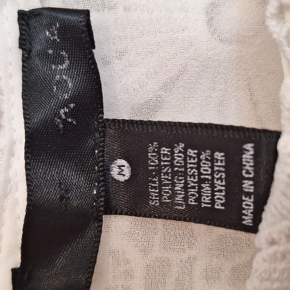 White floral tank top - Picture 5 of 5